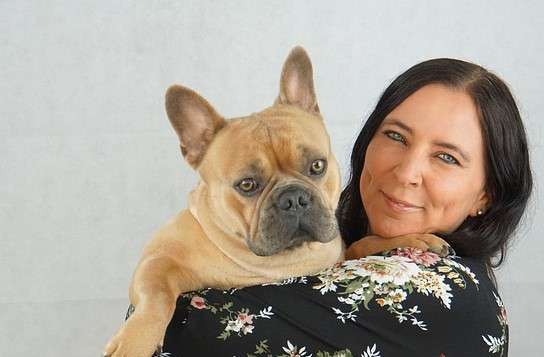 Featured image for “Hiring an Individual Dallas Pet Sitter vs. Hiring a Professional Company that Works as a Team”